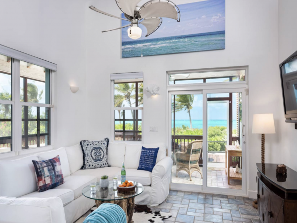 Turtle Cove Area villa with hot tub and private freshwater pool